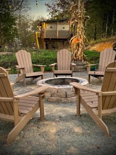 "Tree-T-Ment Center" Spa-Themed Luxury Treehouse with Indoor & Outdoor Soaking Tubs - 1