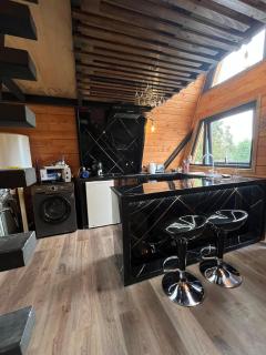 Cabaña Alpina Elevada, diseño Único - 7