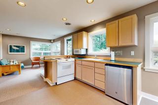 Lummi Island Retreat | 3 BD - Lummi Island - 2