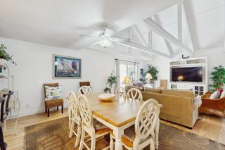 Queens Grant 762 - 4