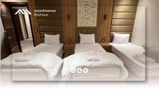 Tutankhamun Pyramids boutique - 9