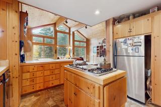 Bear Creek Pond Chalet - 2