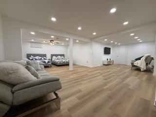 Cozy 3BR Retreat - Modern Finish & Great Location - 6