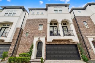 Tesla-Charger TX Medical Ctr Sleeps 7 5 beds - 0