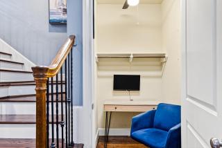 Tesla-Charger TX Medical Ctr Sleeps 7 5 beds - 6