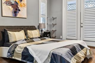 Tesla-Charger TX Medical Ctr Sleeps 7 5 beds - 4