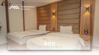 Tutankhamun Pyramids boutique - 4