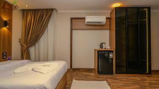 Tutankhamun Pyramids boutique - 2