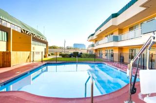 Homegate Studios & Suites San Antonio Medical Center - 2