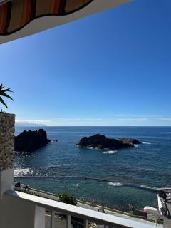 House with balcony and views of the Atlantic in El Pris - 8