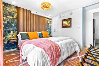 Luxury Waikīkī Condo - 1BR King Suite, Full Kitchen, Rooftop Pool, 700ft to Beach l Sea La Vie - 2