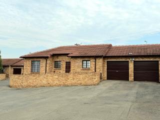 Saints Townhouse - 0