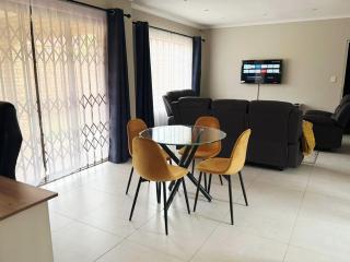 Saints Townhouse - 7