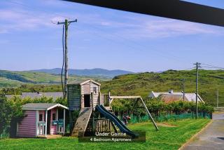 Under Gáinne #1 - 3