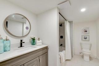 Forest City Room Family Style Room 2 - 1