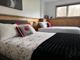 Amazing Views, Northern Lights, Stargazing Entire Guest Suite in Golden, BC Canada - 8