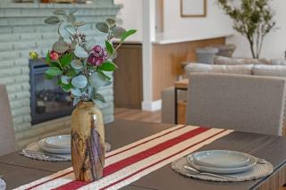 Evergreen Garden Wi-Fi available close to Nike Intel Hospital Downtown - 0