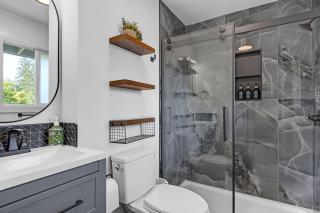 Evergreen Garden Wi-Fi available close to Nike Intel Hospital Downtown - 5