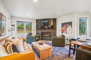 Ski In/Ski Out Pico Resort Unit E106: 3BR newly renovated condo - 4