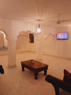 Elegant Double Big Room at Villa Paradise - 3