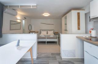 WHITE W4 new studio in Naousa - 9