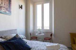 A due passi dal Colosseo - 0