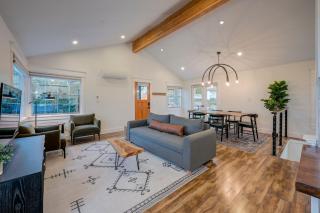 Craftsman home near Stadiums with stunning views - Seattle - 6