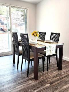 Modern Family Retreat Near Disneyland Pet-Friendly Yard & Views - 9