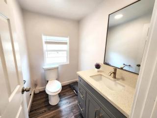 Modern Family Retreat Near Disneyland Pet-Friendly Yard & Views - 3