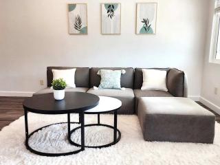 Modern Family Retreat Near Disneyland Pet-Friendly Yard & Views - 5