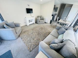 2 Bedroom Caravan FE12, Fairway, Sandown, Dog Friendly - 3