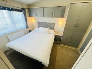 2 Bedroom Caravan FE12, Fairway, Sandown, Dog Friendly - 6