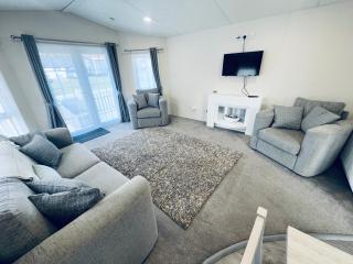 2 Bedroom Caravan FE12, Fairway, Sandown, Dog Friendly - 9