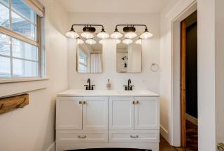 Craftsman home near Stadiums with stunning views - Seattle - 2