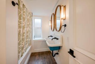 Craftsman home near Stadiums with stunning views - Seattle - 1