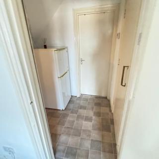 BASIC APARTMENT - quiet, compact, FREE PARKING & WiFi easy access to Cardiff - LONG TERM OFFER! - 7