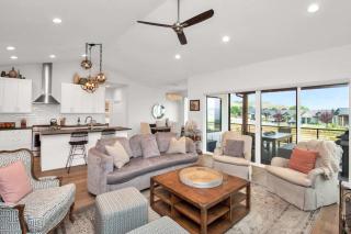 Stunner with Lake Mountain Views and Private Hot Tub - 5