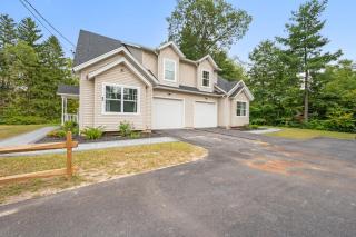 Spacious House with King Beds in Prime Location - 6