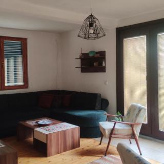 Jovanov Residence - Remote & Accessible - 2