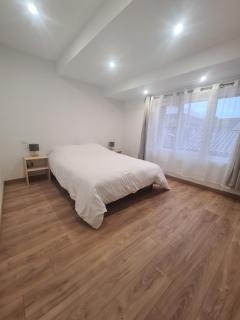 Jolie T4 rénové avec balcon-terrasse - 1