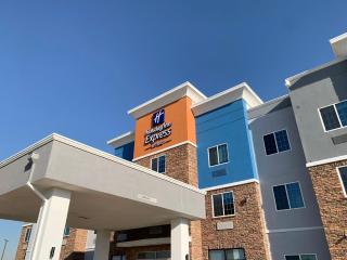 Holiday Inn Express & Suites Bridgeport by IHG - 0