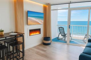 Oceanfront - Heated Pools- Fire pit - 0