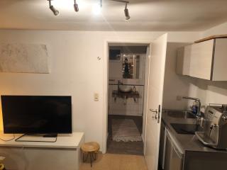 Quiet 2-person apartment with good connections - 6