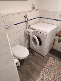 Quiet 2-person apartment with good connections - 3