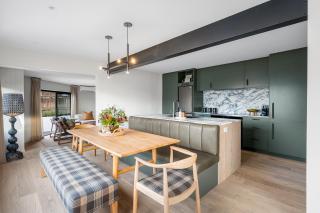 Luxury Away - Kareare - Hot Tub-Free Parking-BBQ - 1