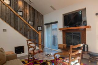 Crestview Condo 18 - 8