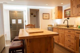 Crestview Condo 18 - 4