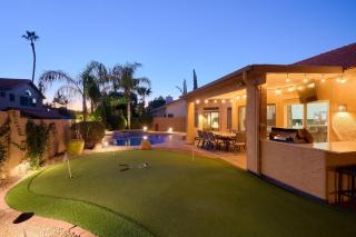 Scottsdale Oasis-Saltwater Pool & Putting Green - 0