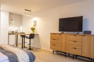 Studio Apartment with a City View | Metro Świętokrzyska - 9