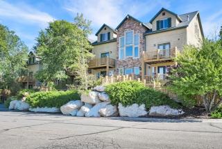 Eden Mountain Condo with Views Pool & Hot Tub Access - 0
